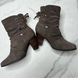 Clarks Alpine Andi Heeled Lace Up Booties Size 9.5